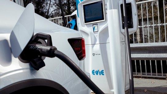 The acquisition will add more than 1000 charging bays to Ampol’s existing AmpCharge network, creating a combined national platform of 1425 charging bays spread across more than 400 sites.