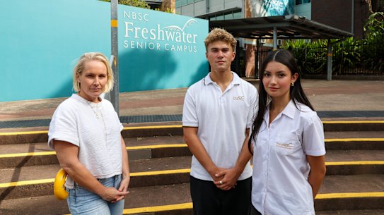 Freshwater High School parent Liz Nable and school captains Sebastian Rayel and Sophie Rawstorne. 