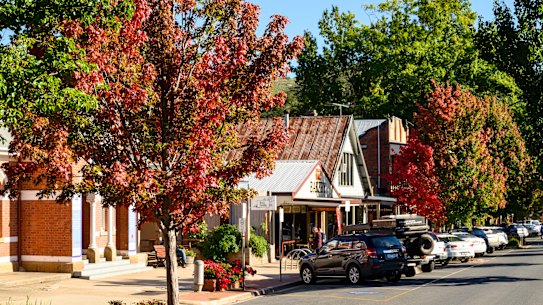 Regional Victorian towns like Bright are appealing to Melburnians seeking out cheaper housing and a lifestyle change.