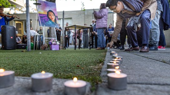 The Bendigo Filipino Foundation hold a prayer vigil for Longee Osias in Bendigo on Tuesday night.