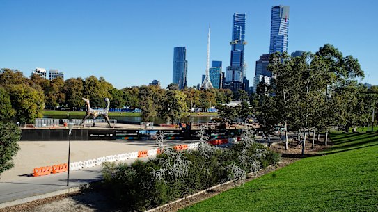 Birrarung Marr opened in 2002 and was the last Yarra-side park to open in Melbourne before the opening of Seafarers Park.