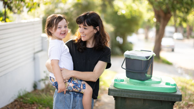 Despite ‘smell issues’, NSW plans to mandate household food scraps collection