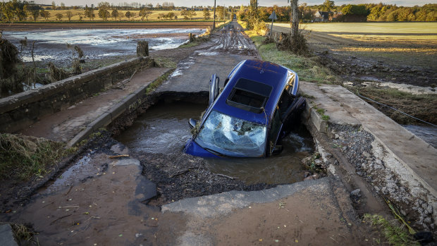 Deadly Storm Babet batters, floods UK, northern Europe