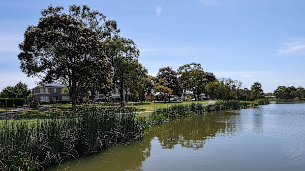 Life in Narre Warren South.