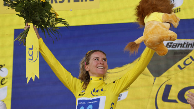 Van Vleuten wins Tour de France Femmes with triumph on final stage