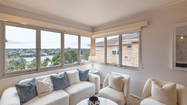 A first home buyer paid $1,020,000 at auction on Saturday for a unit in one of Sydney’s ritziest suburbs.