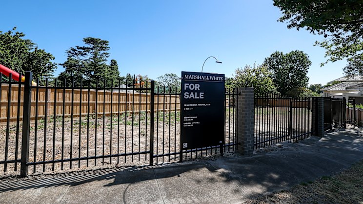 theage.com.au - Bridie Smith - Kew school puts prime real estate on market to pay debt