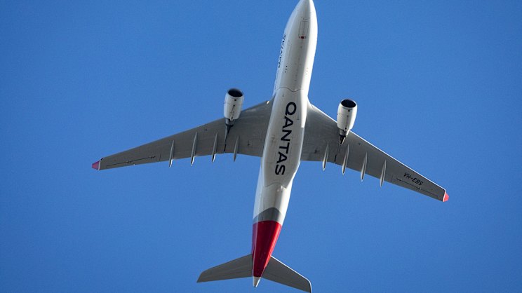 Credit Cards Offer Up to 200,000 Frequent Flyer Points Ahead of Surcharge Ban