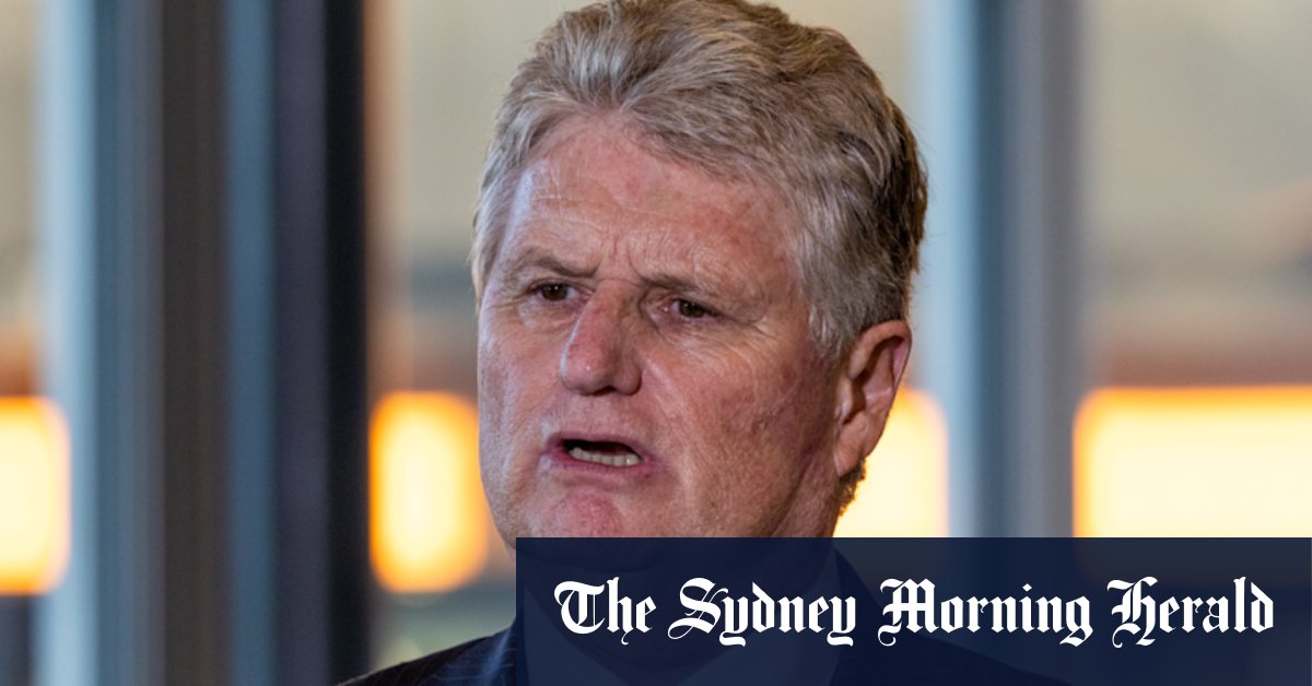 Top Sydney racing figure resigns after Rosehill housing failure