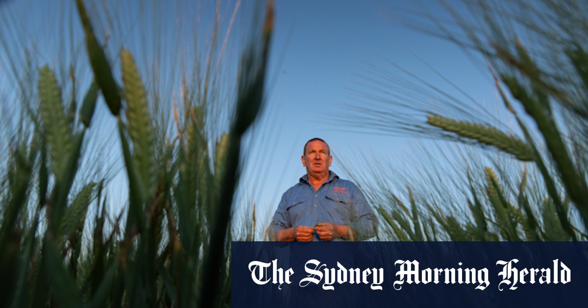 Victoria set to benefit, but farmers fear mining boom risk to food bowl