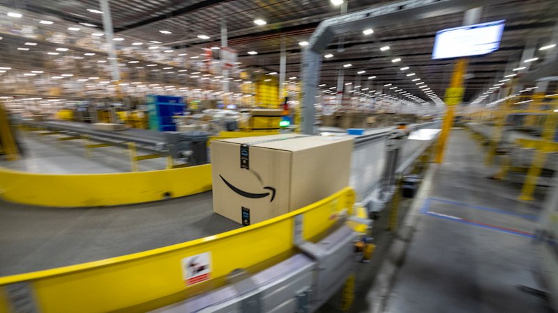 ‘Social licence for unacceptable behaviour’: Amazon warehouse tours ruffle union feathers