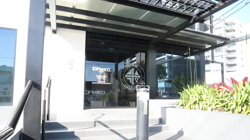 Police raid Queensland CFMEU headquarters in cross-border operation