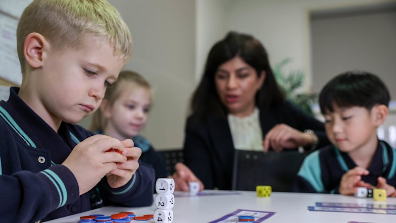 Hundreds of schools to roll out year 1 maths check