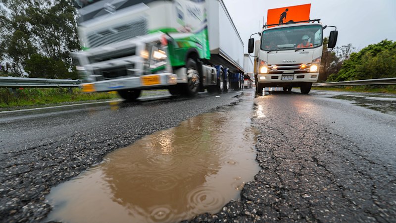 Man crushed by falling tree at Mount Buller, drivers stranded as potholes wreak carnage