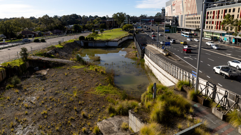 Inside the $14 million battle to fix a northern Sydney hole in the ground
