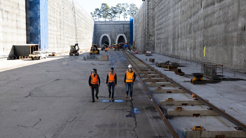 Metro West station design to double underground platforms for large passenger volumes