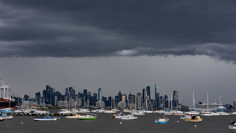 Mass flood warnings issued as Victoria braces for thunderstorms, pouring rain