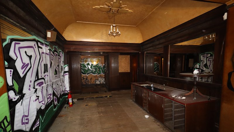The beloved Katoomba cafe, the graffiti and the landmark court action