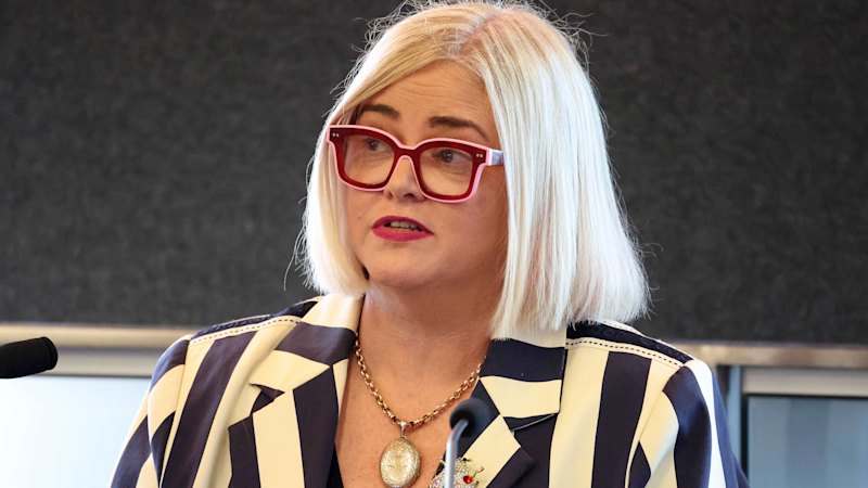 Former transport boss tells inquiry that union officials stalked her kids