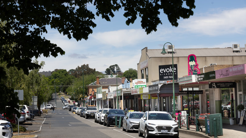 The regional Victorian towns drawing priced-out Melburnians