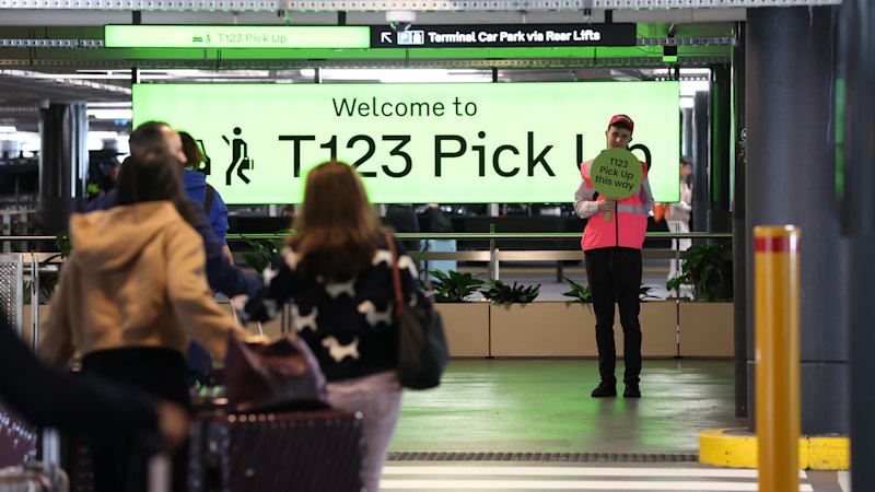 Confusion and calm as Melbourne Airport unveils new pick-up, drop-off zones