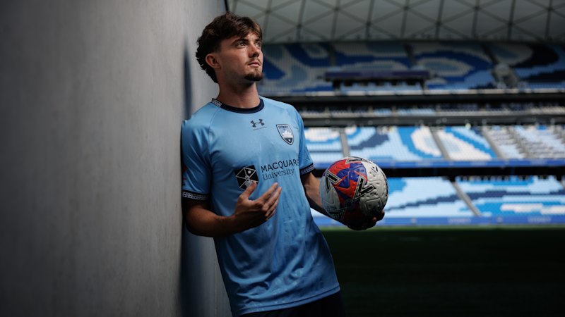 Why this teenager had to give up his Man Utd dream to kick off his professional career