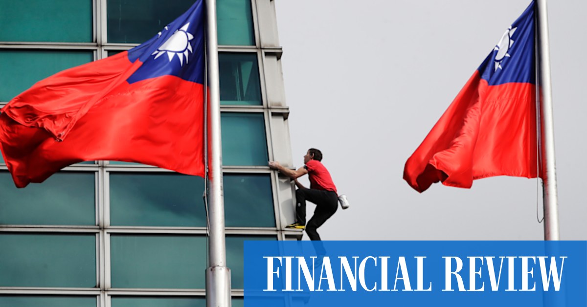 American climbs Taipei 101 skyscraper without ropes live on Netflix