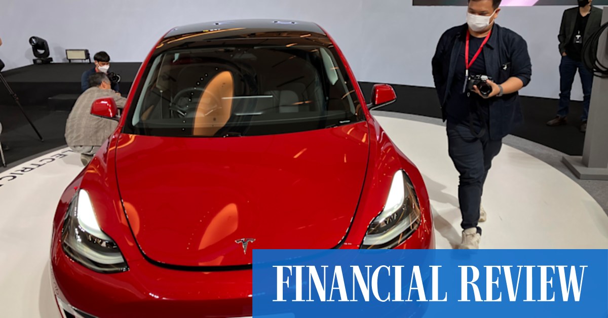 Tesla owners in China protest against surprise price cuts they missed - Vimarsana News