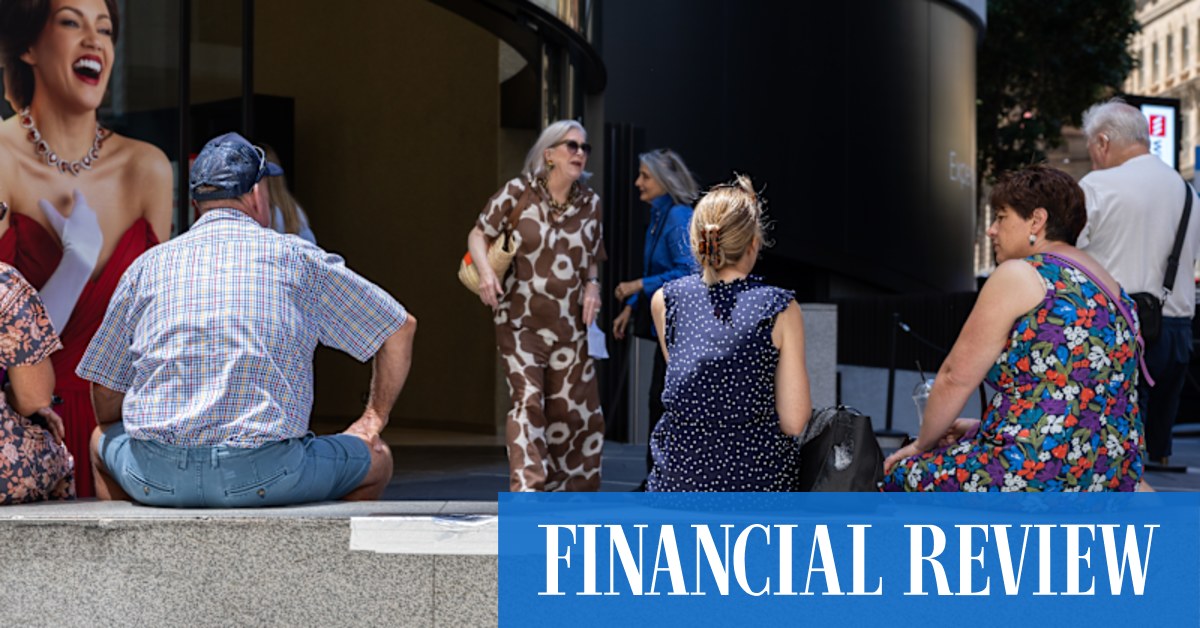 AustralianSuper begins to leak members to its retirement fund rivals