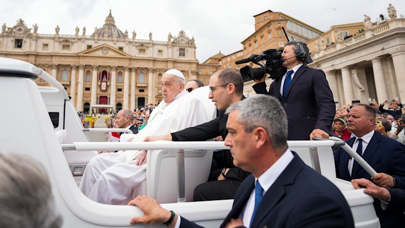 World in pictures, April 18-24, 2025