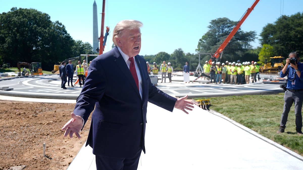 Trump’s helipad turns White House lawn into a giant presidential seal