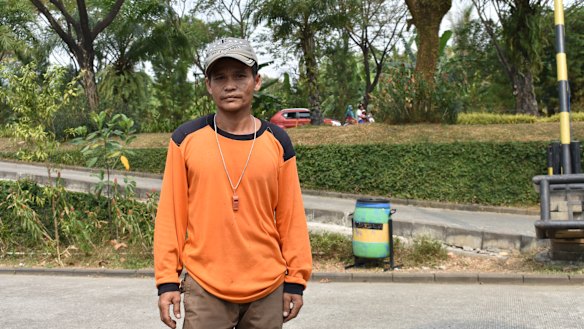 Nurdin is part of the cleaning crew at Masjid Jam Al Munawaroh and filmed the incident on his phone.