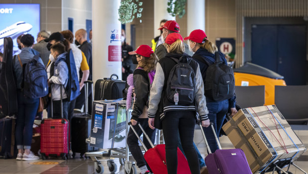 Russian embassy staff in Prague and their families leaving Czechia. 