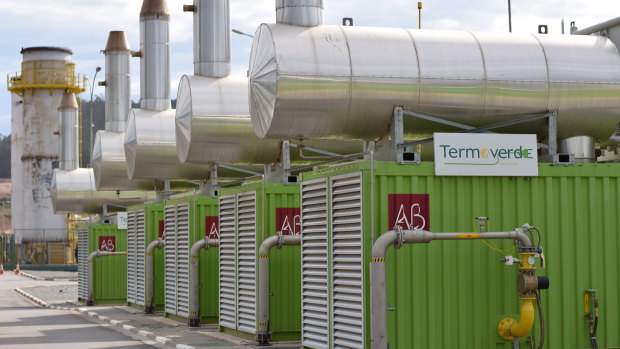 Five of the 21 modular generators at Termoverde Caieiras.