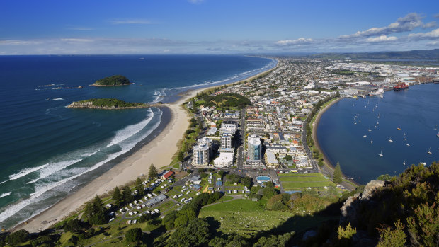 After the election, some Australians are finding NZ very attractive. Mauao Mount Maunganui in New Zealand. 