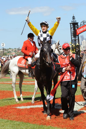 Blake Shinn and Viewed after winning the 2008 Melbourne Cup.