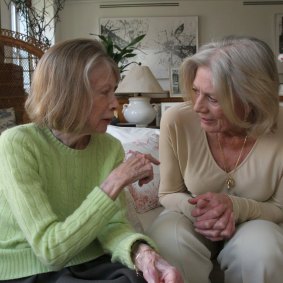 Joan Didion, left, and Vanessa Redgrave discuss the Broadway production of The Year of Magical Thinking in 2006.