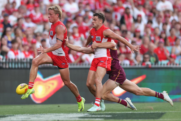 Isaac Heeney kicked two goals for the Swans.