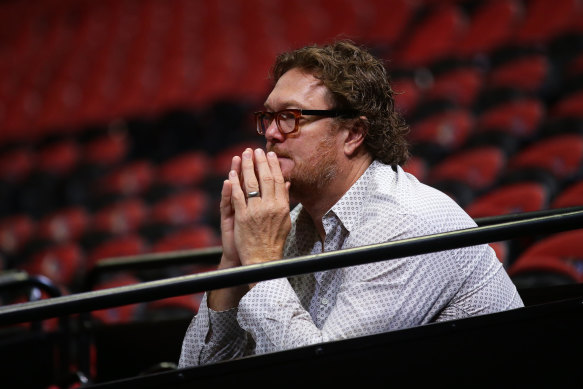 Longley watches the Kings warm up during the 2020 NBL semi-finals.