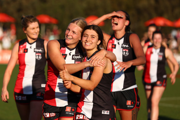 St kilda players take in the moment after beating Collingwood.