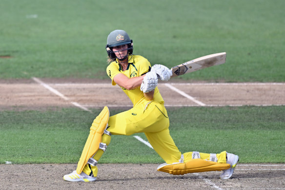 Ellyse Perry batting for Australia during the 50-over World Cup.