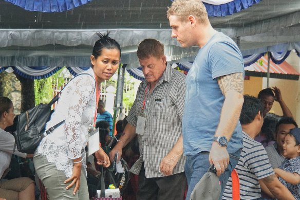 Bali Nine prisoner Matthew Norman (right), his father Michael and Matthew’s partner, Anita, at the jail in 2017.