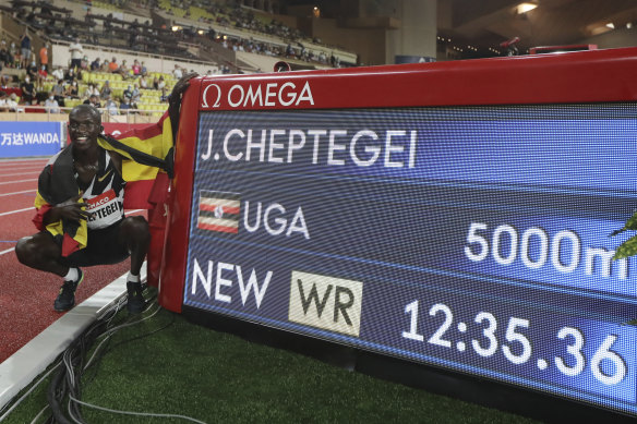 Uganda’s Joshua Cheptegei, who is world record holder for the 500m amd 10000m, is the favourite for the men’s race.