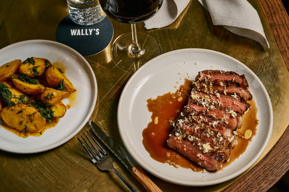 Sirloin in bordelaise sauce with a side of potatoes in butter sauce with herbs.