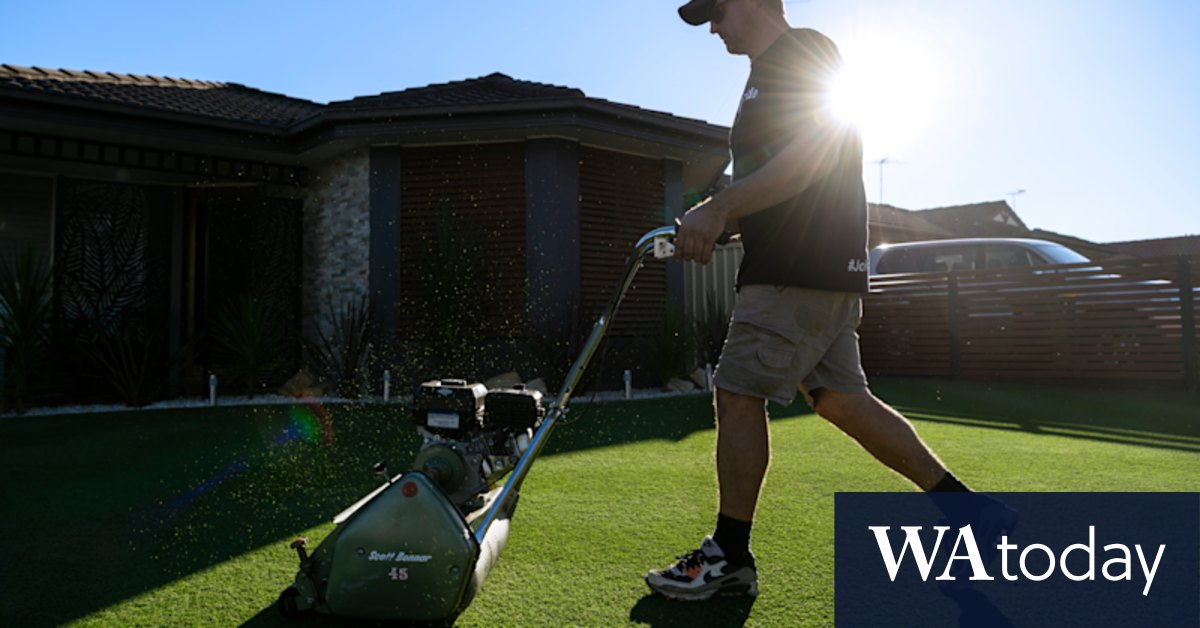 How COVID-19 and social media created a turf war on Lawn Porn - Vimarsana News