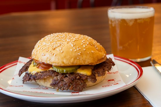Smash pattie cheeseburger.