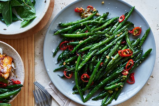 Salt and pepper green beans