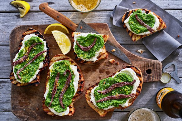 For easy serving the pea mixture and grilled bread can be prepped ahead of time.