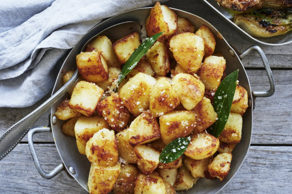 Sauteed potatoes with bay leaves.