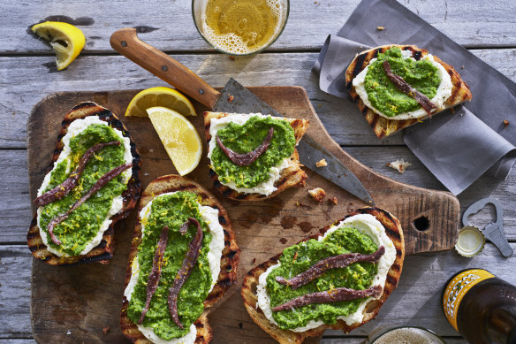 For easy serving the pea mixture and grilled bread can be prepped ahead of time.